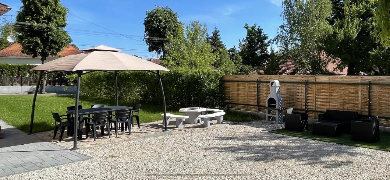 City Apartman Balatonföldvár Екстериор снимка