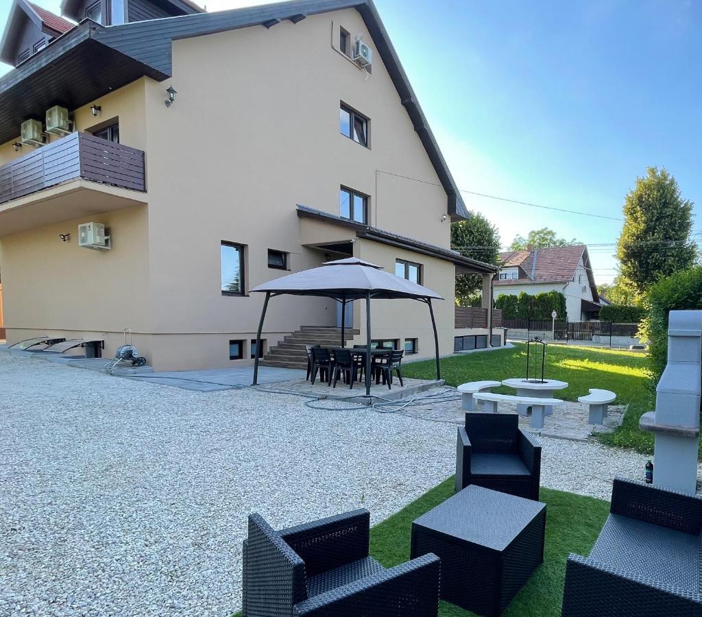 City Apartman Balatonföldvár Екстериор снимка